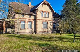 Villa kaufen in 17335 Strasburg (Uckermark), Dr. Lehner Immobilien NB - Originelle Stadtvilla mit großem Garten am Stadtrand
