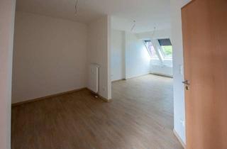 Wohnung mieten in Cecilienstraße 40, 47443 Moers, Gemeinschaftlich mit Rückzugsort - schönes Zimmer in Senioren-WG zu vermieten!