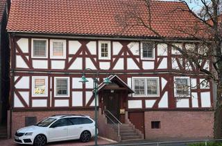 Haus kaufen in Kirchweg, 34621 Frielendorf, Großzügiges EFH mit gehobener Ausstattung und Ausbaupotential in zentraler Ortslage in Frielendorf