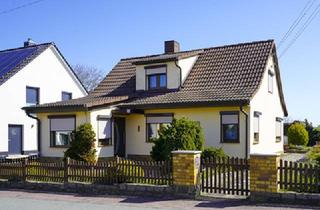 Einfamilienhaus kaufen in 04425 Taucha, Charmantes EFH mit Garage, Nebengeb. u. Grundstück in einer idyllischen sowie grünen Oase v. Taucha