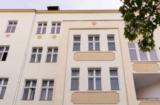 Wohnung kaufen in Osloer Straße 110, 13359 Wedding, Vermietete Altbauwohnung mit Balkon als Kapitalanlage