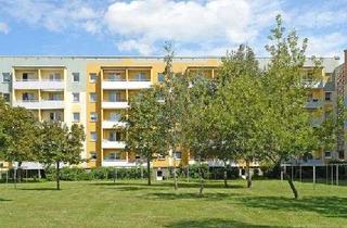 Wohnung mieten in Prager Straße 63, 39218 Schönebeck (Elbe), 3-Zimmer-Wohnung mit Balkon und Aufzug