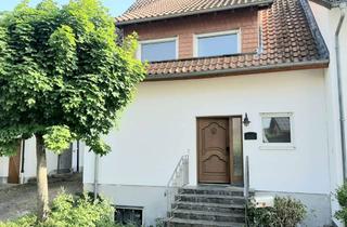 Wohnung kaufen in Martin-Niemöller-Straße 68, 64354 Reinheim, Große Eigentumswohnung mit Haus-Charakter und Garten