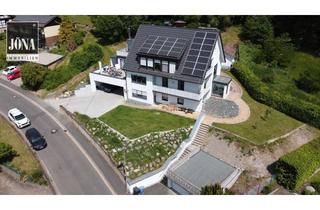 Haus kaufen in 95326 Kulmbach, Blick über die Dächer von Kulmbach!Saniertes Drei-Familien-Haus mit Wärmepumpe und Photovoltaikanl