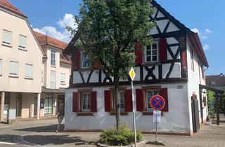Haus kaufen in 76863 Herxheim bei Landau/Pfalz, Freistehendes Fachwerkhaus mit Garage, Anbau und großzügigem Garten !