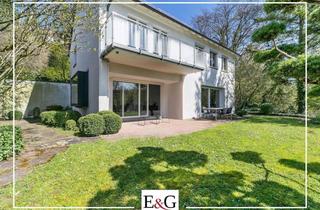Villa kaufen in 71229 Leonberg, Gepflegte Villa mit großzügigem Grundstück in Leonberg
