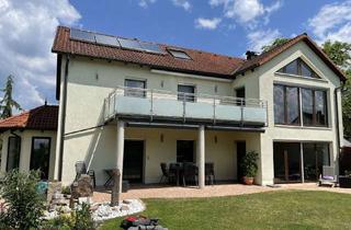 Haus kaufen in 91166 Georgensgmünd, Modern saniertes Zweifamilienhaus mit schönem Garten !!
