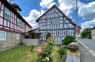 Haus kaufen in 96190 Untermerzbach, Ein Schmuckstück auf dem Land - Hübsches Fachwerkhaus mit zwei Garagen und schönem Garten