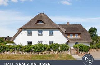 Wohnung kaufen in 25980 Sylt, Großzügige Dachgeschosswohnung unter Reet in gefragter Lage von Keitum