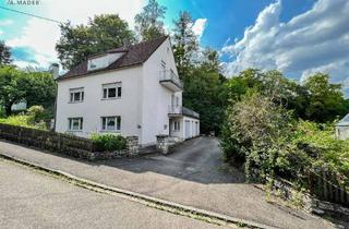 Haus kaufen in Ringstraße 12, 86655 Harburg (Schwaben), Sanierungsbedürftiges Haus mit zwei Wohnungen