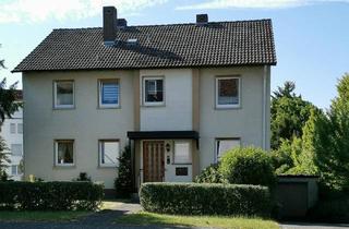 Haus kaufen in Großenbacher Str., 36088 Hünfeld, Gepflegtes Zweifamilienhaus auf großem Grundstück in Toplage von Hünfeld