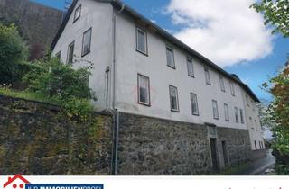 Mehrfamilienhaus kaufen in 35683 Dillenburg, Mehrfamilienhaus unterhalb des Schlosses Dillenburg - neues Dach - Innen renovierungsbedürftig