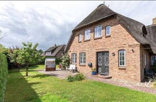 Doppelhaushälfte kaufen in 25938 Utersum, Wohntraum unter Reet in Strandnaher Randlage von Utersum