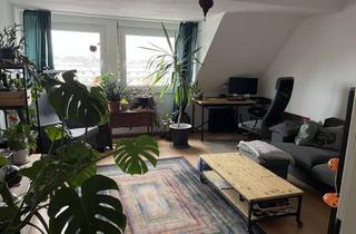 Wohnung kaufen in Biegerstraße, 51063 Mülheim, provisionsfrei: Ansprechende, gepflegte 2-Zimmer-DG-Wohnung zum Kauf in Köln