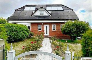 Haus kaufen in 23948 Klütz, EFH/3 Garagen/gr. Außenpool/Solarthermie/PV-Anlage/Kaminofen/Grdst. 1765 m² in Rolofshagen