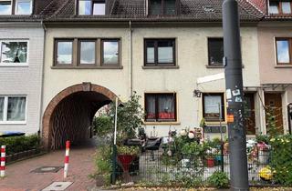 Wohnung kaufen in 28237 Lindenhof, Großzügige 4-Zimmer-Etagenwohnung mit Balkon in Bremen-Gröpelingen