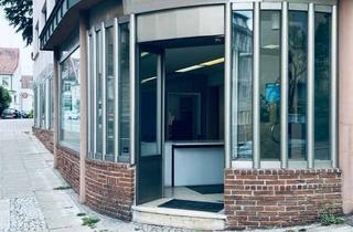 Gewerbeimmobilie kaufen in 70188 Ost, Gelegenheit auffällige Büro / Ladenfläche in Stuttgart Ost