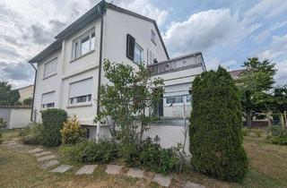 Haus kaufen in 71063 Sindelfingen, Zweifamilienhaus mit Ausbaureserve im DG in bevorzugter Wohnlage, zentrumsnah und dennoch ruhig!