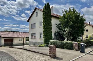 Haus kaufen in 71139 Ehningen, Zweifamilienhaus auf einem großen Grundstück + Raumreserve im Dachgeschoss