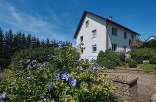 Haus kaufen in 72406 Bisingen, Seltene Gelegenheit: Zweifamilienhaus mit Baugrundstück(en)