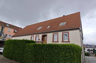 Haus kaufen in Opelstr. 67, 67661 Siegelbach, KL-Siegelbach, Wohnhaus mit Garage und Anbau zu verkaufen