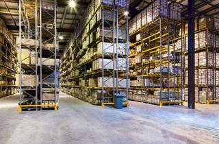 Gewerbeimmobilie mieten in 97437 Haßfurt, Regalierte Hallenfläche nahe der Autobahn A70 - AB SOFORT