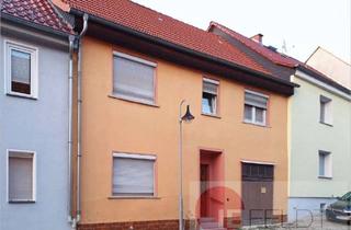 Haus kaufen in 99628 Buttstädt, Familientaugliches Wohnhaus in guter Altstadt-Lage mit Garage, Innenhof und kleinem Garten