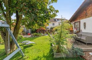 Wohnung kaufen in 83135 Schechen, Provisionsfrei - Geschmackvoll ausgestattete Eigentumswohnung mit Balkon und bezauberndem Garten