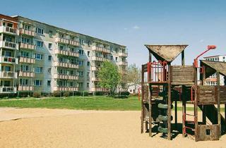 Wohnung mieten in Robert-Schulz-Ring 52, 17291 Prenzlau, Die nehm‘ ich! 3-Raum-Wohnung mit Balkon!