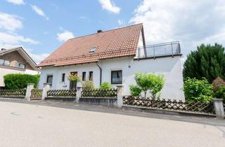 Haus kaufen in 74632 Neuenstein, Zweifamilienhaus mit Blick auf das Neuensteiner Schloss!