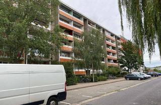 Wohnung mieten in Ponyweg 25-31, 17034 Reitbahnviertel, Erschwingliche Wohnung mit drei Zimmern in Neubrandenburg