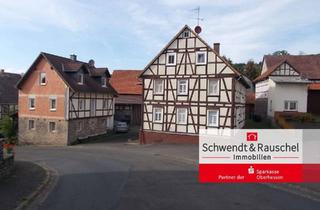 Haus kaufen in 63679 Schotten, Hofreite mit 3 Wohnungen in Schotten-Einartshausen