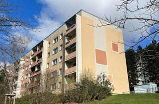 Wohnung kaufen in 07747 Lobeda, Aussichtsreiche Investition: 4-Raum-Wohnung mit Balkon und laufendem Mietvertrag