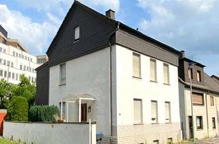 Haus kaufen in 58706 Menden (Sauerland), Sanierungsbedürftiges Stadthaus mit Gestaltungspotenzial in zentraler Lage von Menden!