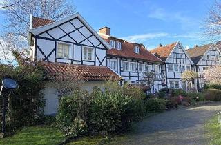 Mehrfamilienhaus kaufen in Kirchplatz, 59199 Bönen, Mehrfamilienhaus mit 4 Wohneinheiten + Doppelgarage am historischen Kirchplatz