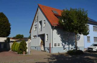 Anlageobjekt in Leopoldstraße 49a, 76344 Eggenstein-Leopoldshafen, Großzügiges Einfamilienhaus (teilweise freistehend) mit Terrasse und Garage