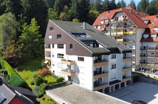 Wohnung kaufen in 72250 Freudenstadt, Großzügiges Dachgeschossapartment mit Panoramablick - Rendite von 5,2% möglich