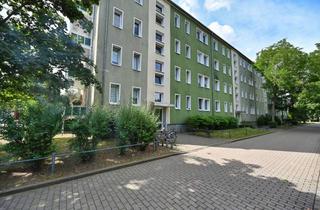 Wohnung mieten in Am Stadtfeld 21, 39218 Schönebeck (Elbe), Preisgünstige 3-Zimmer-Wohnung mit Balkon