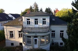 Haus kaufen in 01445 Radebeul, Herrenhaus in begehrter Lage