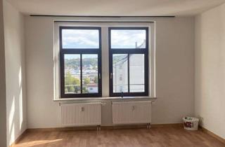 Wohnung kaufen in 08527 Hofer Vorstadt, Bezugsfreie 2-Zimmer-ETW im DG mit Dusche in Plauen