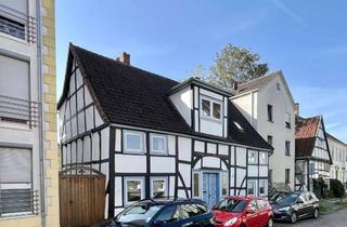 Haus kaufen in Herderstraße 17, 31675 Bückeburg, Romantisches Fachwerkhaus mit Garten und Stellplatz im Herzen von Bückeburg