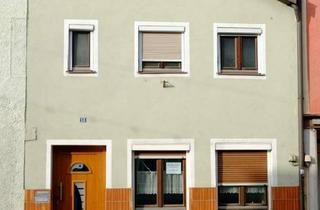 Haus kaufen in Obere Stadt 13, 84137 Vilsbiburg, Stadthaus in Vilsbiburg mit Hofgarten VB 230.000