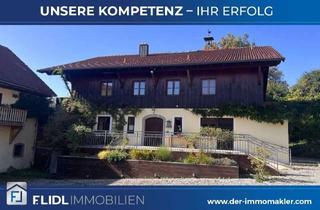 Haus kaufen in 94099 Ruhstorf, herrschaftliche Hofstelle (Vierseithof) in Alleinlage mit 17.855 m² Grund