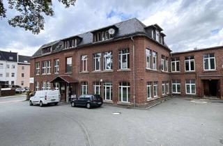 Haus kaufen in 08485 Lengenfeld, Vollvermietetes Wohn- & Geschäftshaus mit Parkfläche