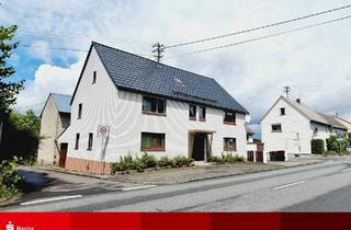 Bauernhaus kaufen in 57629 Merkelbach, Merkelbach: Gepflegtes Bauernhaus mit Nebengebäude und zwei Garagen