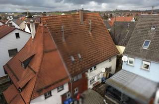 Haus kaufen in 89150 Laichingen, Zwei Häuser zum Preis von einem - Renovierungsbedürftiges Zweifamilienhaus in zentraler Lage