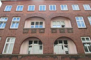 Anlageobjekt in Schuhmacherstraße 28, 24103 Altstadt, Investieren Sie klug: Mehrfamilienhaus in Kiels Altstadt mit ca. 1181 m² vermietbarer Fläche