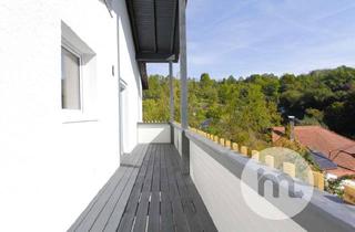 Wohnung kaufen in 93077 Bad Abbach, 3-Zimmer mit zwei Balkonen - Erstbezug nach Sanierung