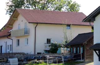 Einfamilienhaus kaufen in 94209 Regen, Einfamilienhaus mit Einliegerwohnung in ruhiger Höhenlage einer kleineren Ortschaft mit Ausblick