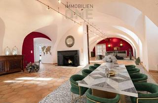 Wohnung kaufen in 93083 Obertraubling, Historisches Schloss-Ambiente: Einzigartige Schlosswohnung in Obertraubling